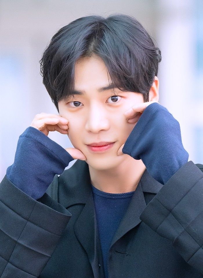 A moment captured by a fan of Choo Youngwoo