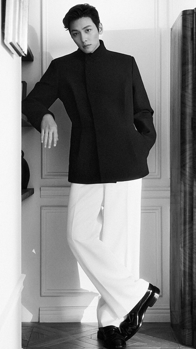 Emotional wallpaper shared by fans for Ji Changwook