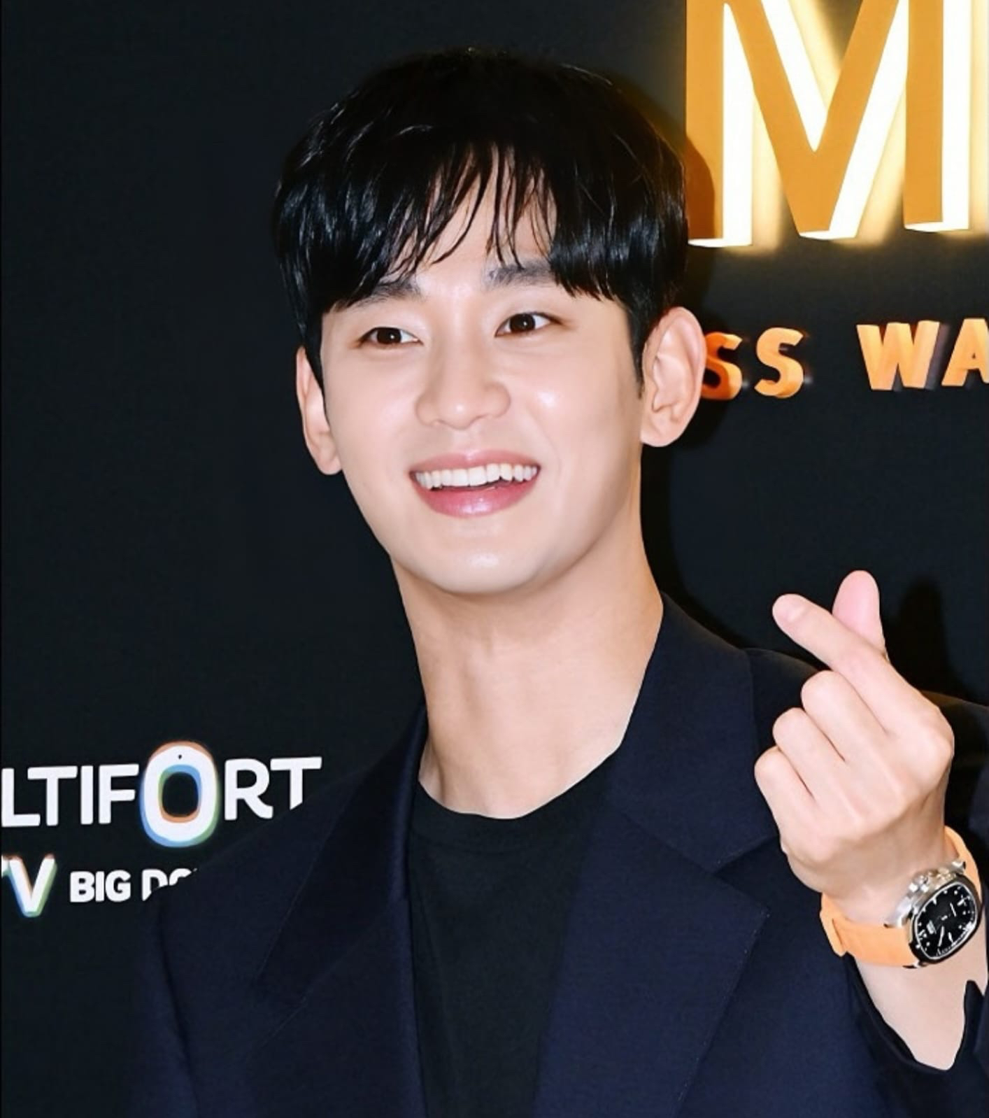 Behind-the-scenes cut of Kim Soohyun