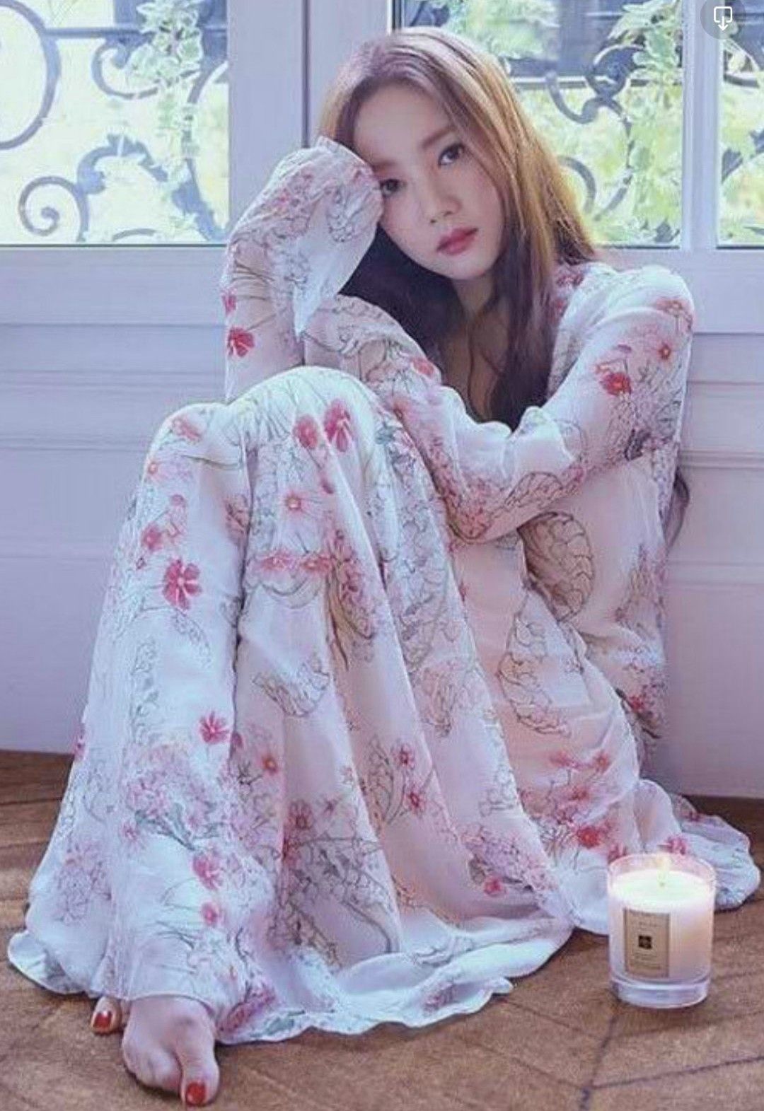 Behind-the-scenes cut of Park Minyoung