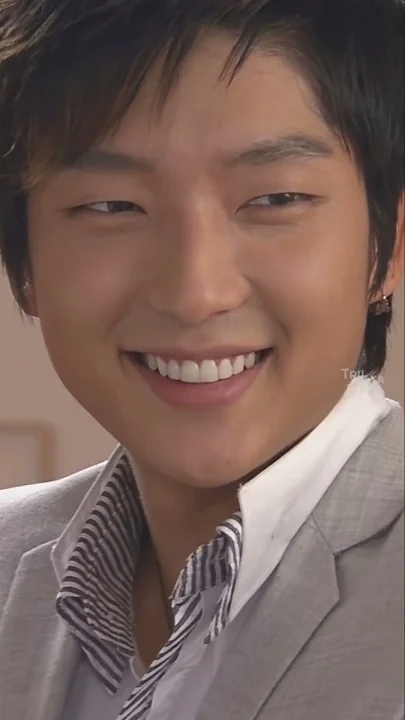 Behind-the-scenes cut of Lee Joongi