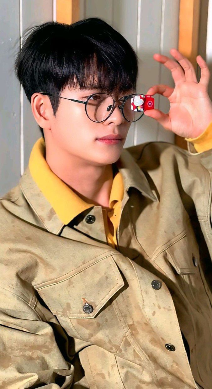 A moment captured by a fan of Kang Taeoh