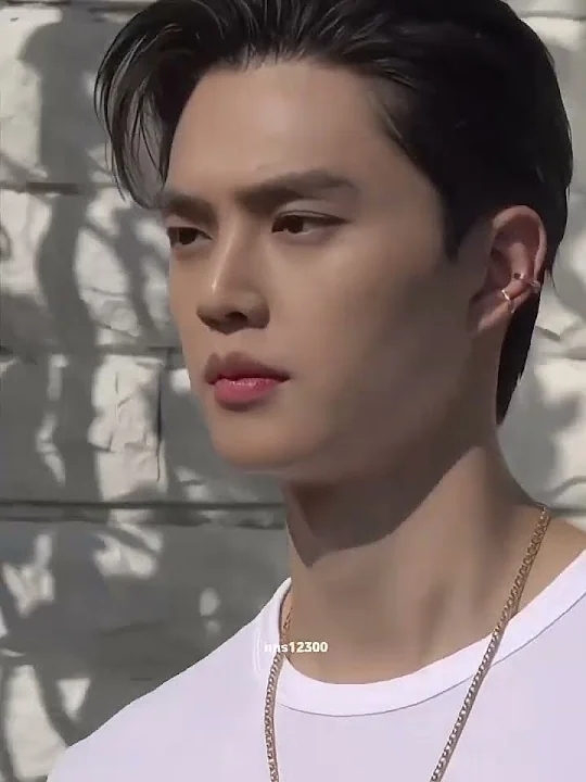 Latest photo of Song Kang