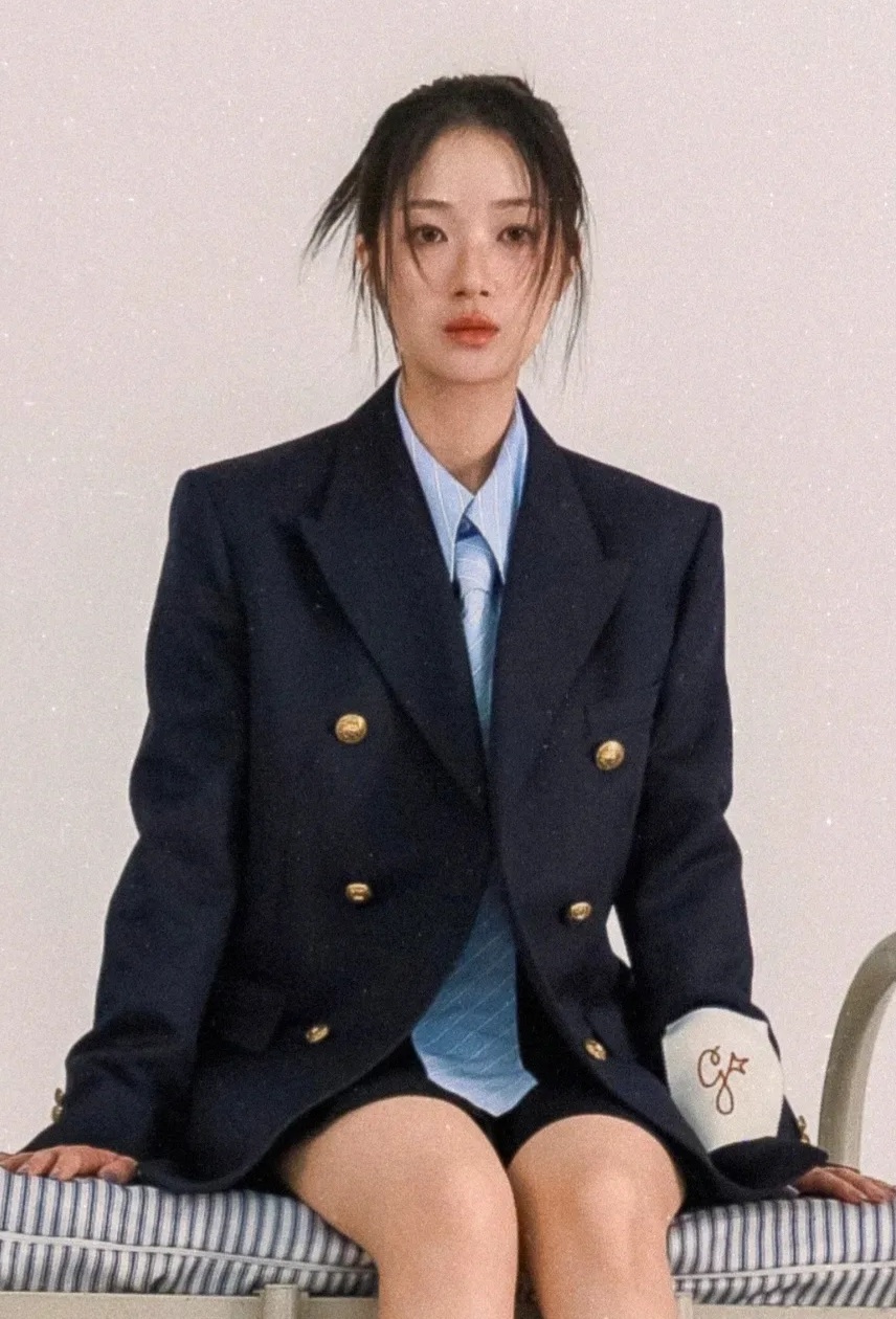 Foto terbaru dari Kim Hyeyoon