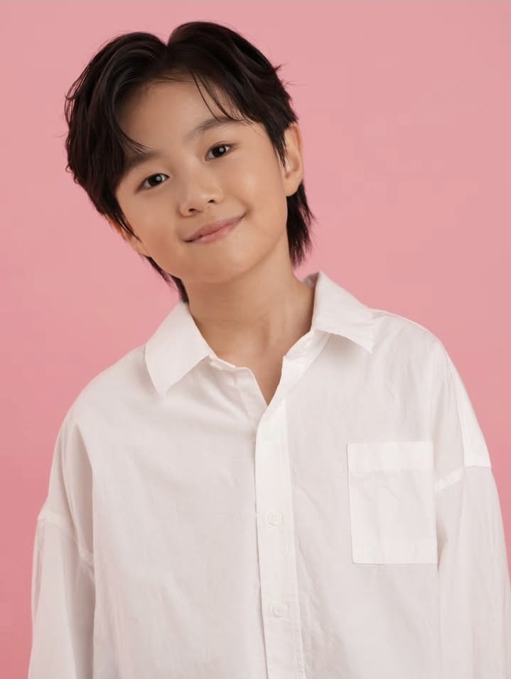 Behind-the-scenes cut of You Jiwoo