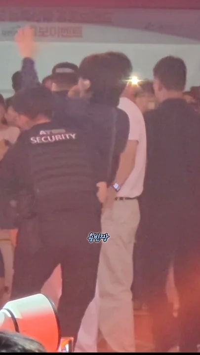 A moment captured by a fan of Kim Yongbin