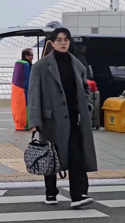 Latest photo of Kim Myungsoo (L)