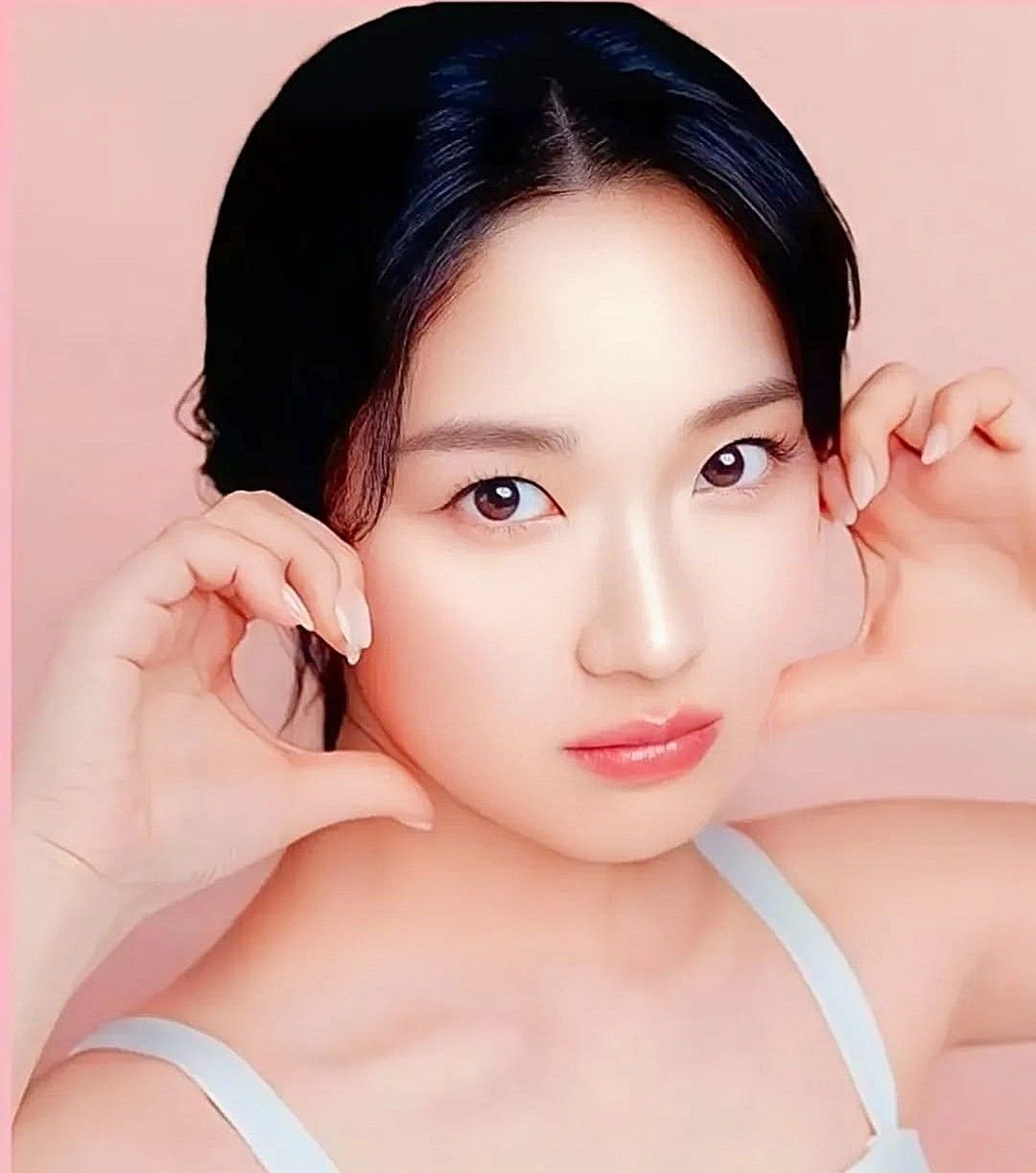 Latest photo of Kim Hyeyoon