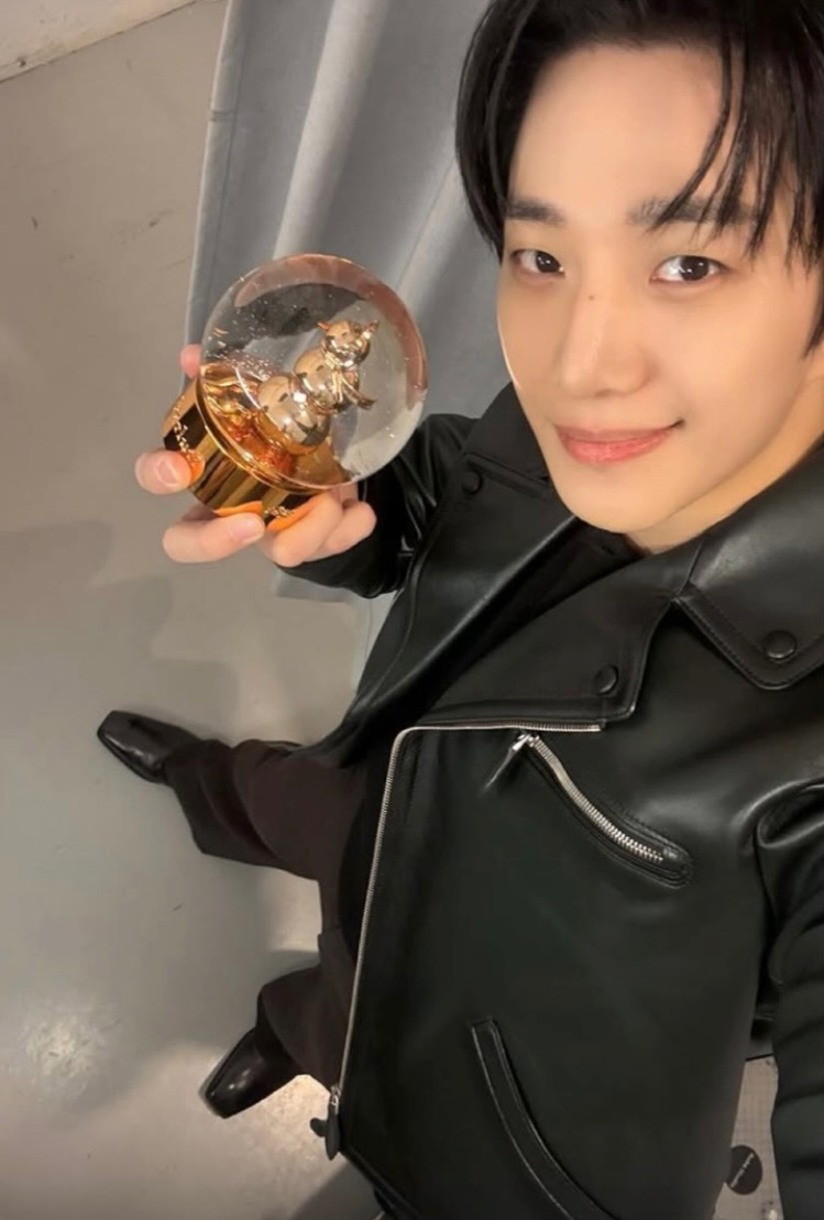 イ・ジュノのビハインドカット