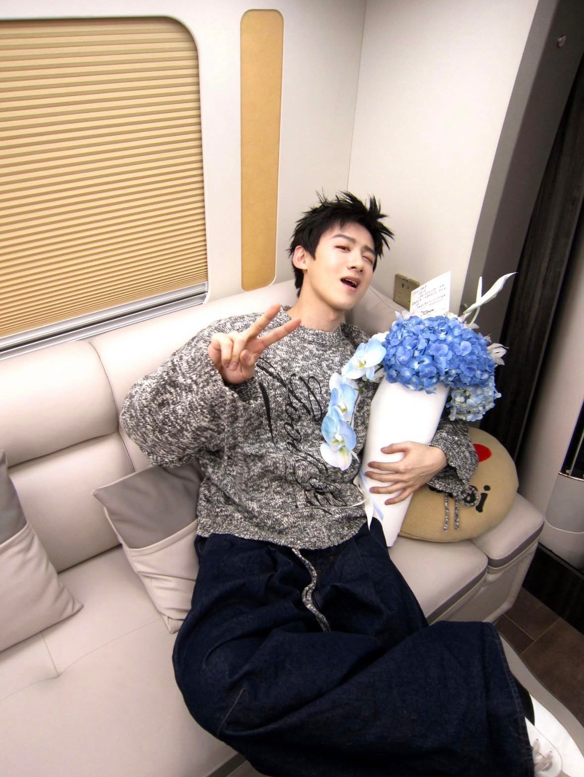 Behind-the-scenes cut of Bai Jingting