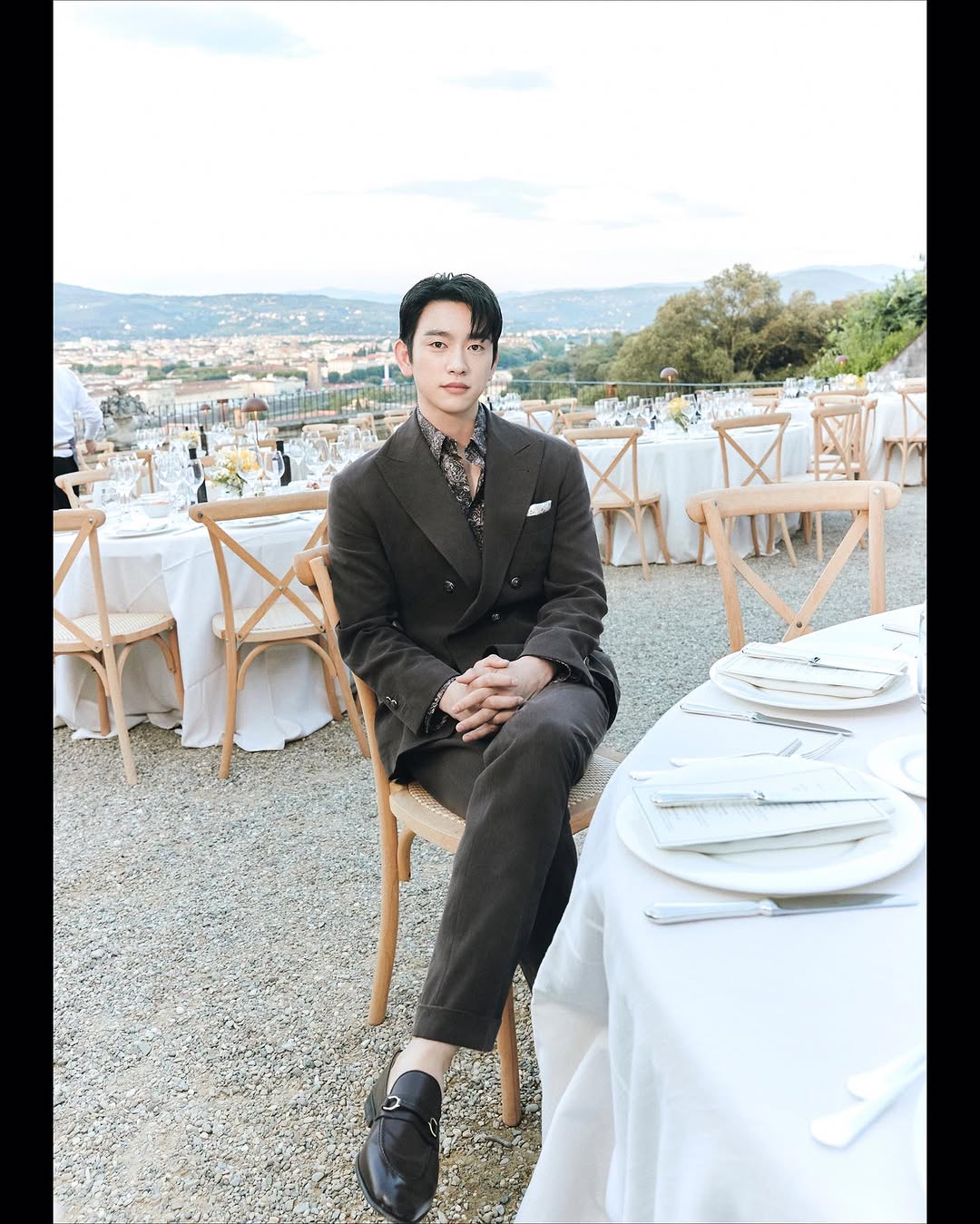 A moment captured by a fan of Park Jinyoung