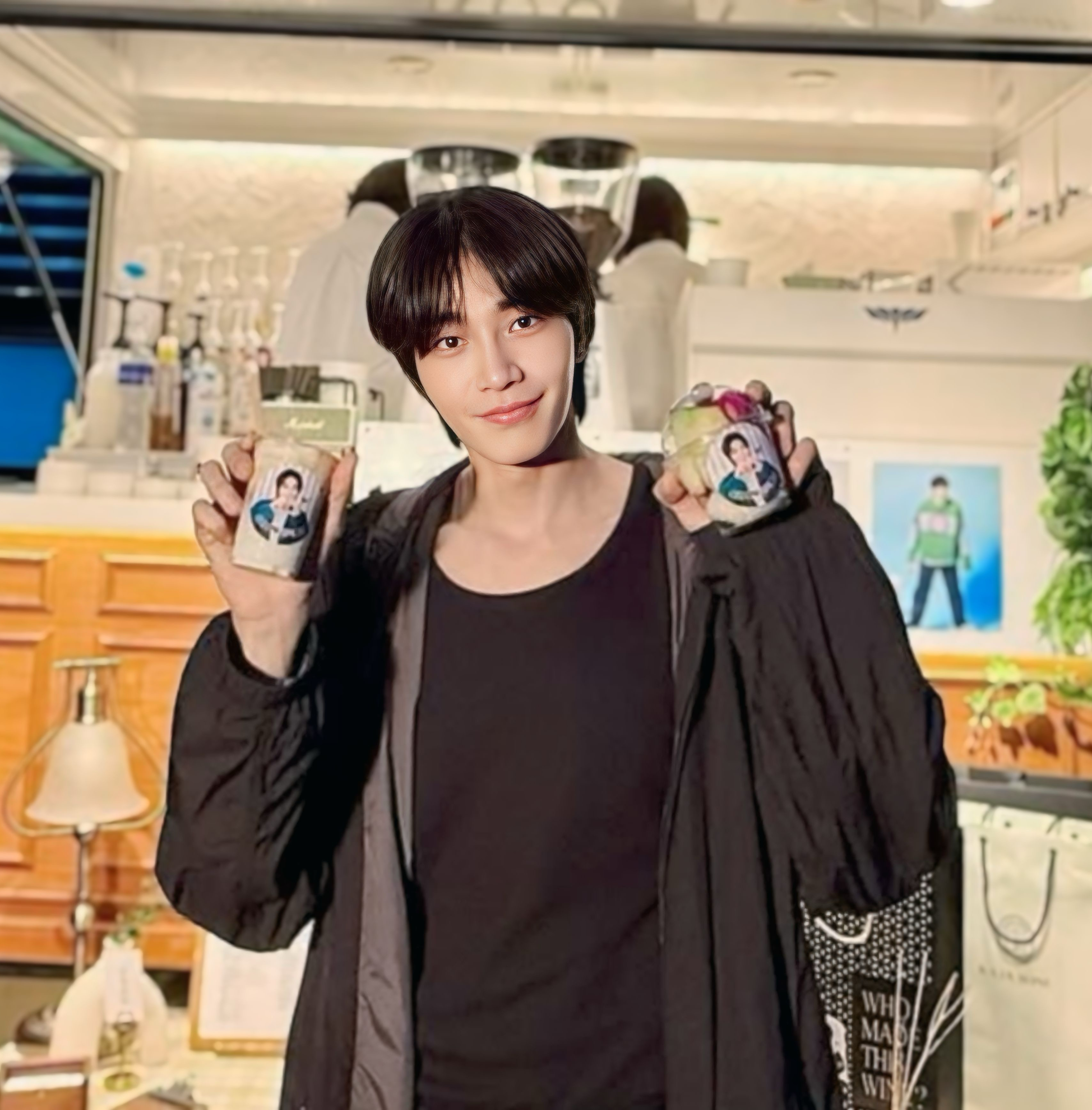 Behind-the-scenes cut of Kim Jaeyoung