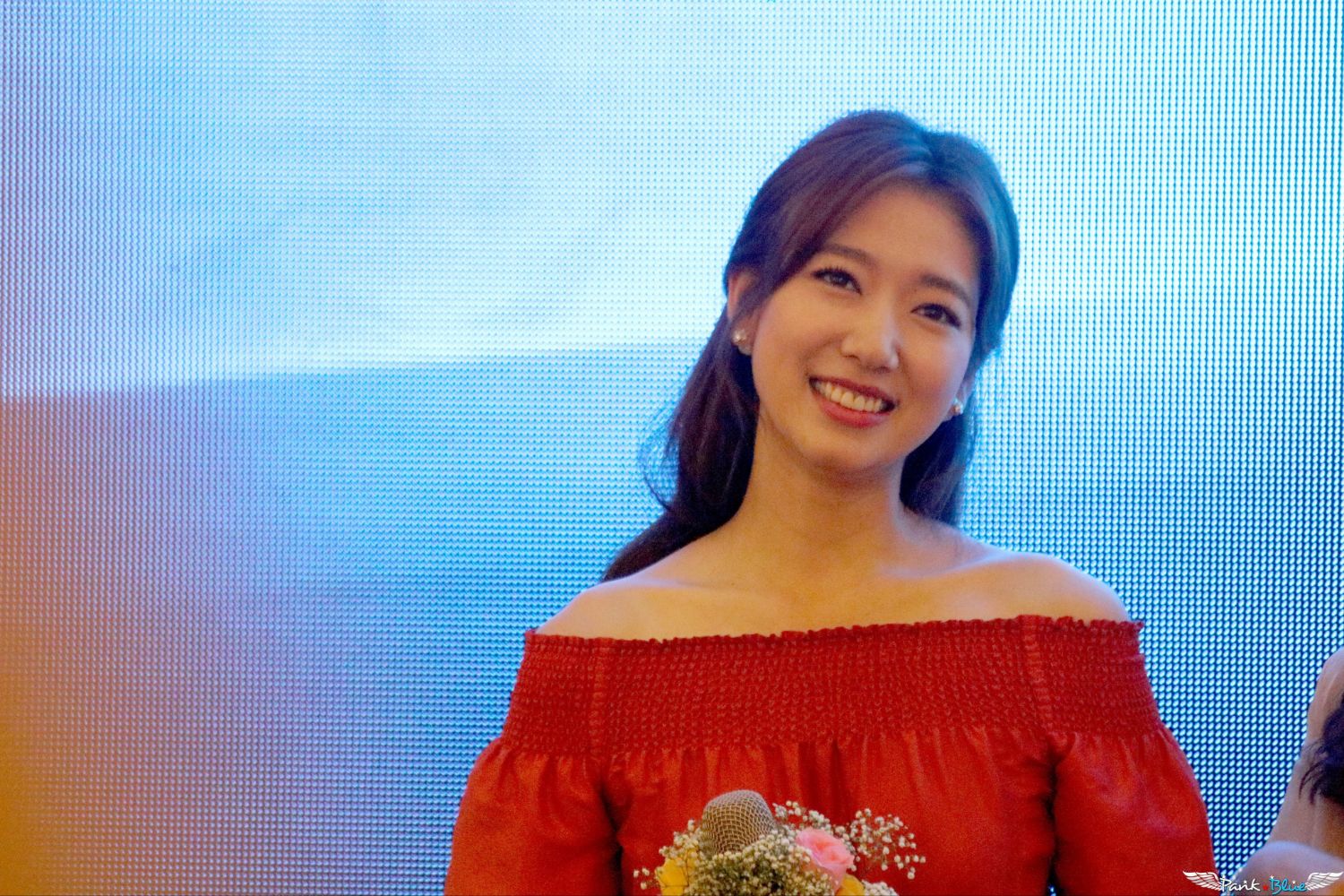 Behind-the-scenes cut of Park Shinhye