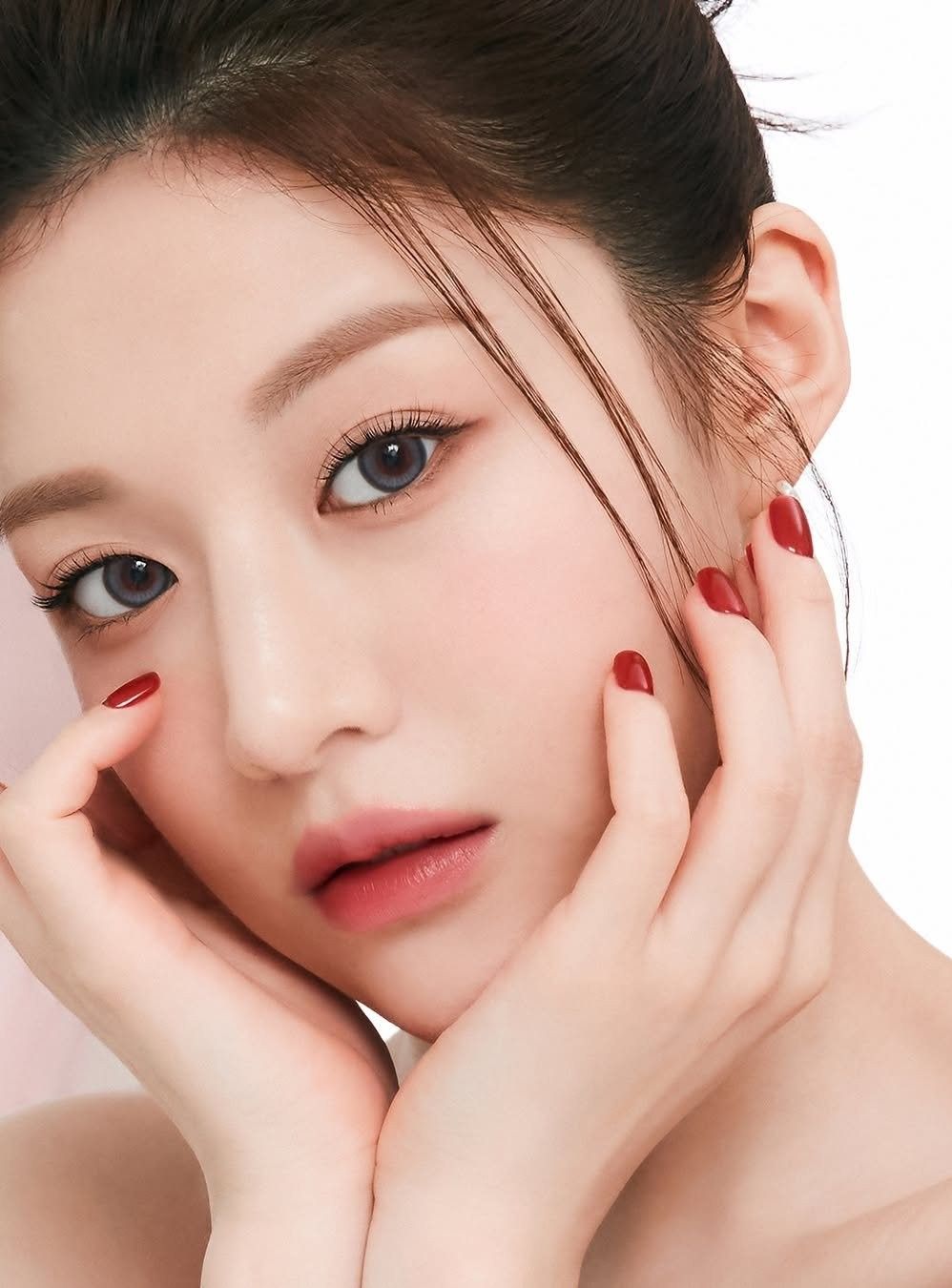 Recent activity shot of Go Younjung