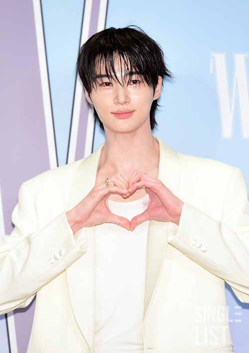 Recent activity shot of Byeon Wooseok