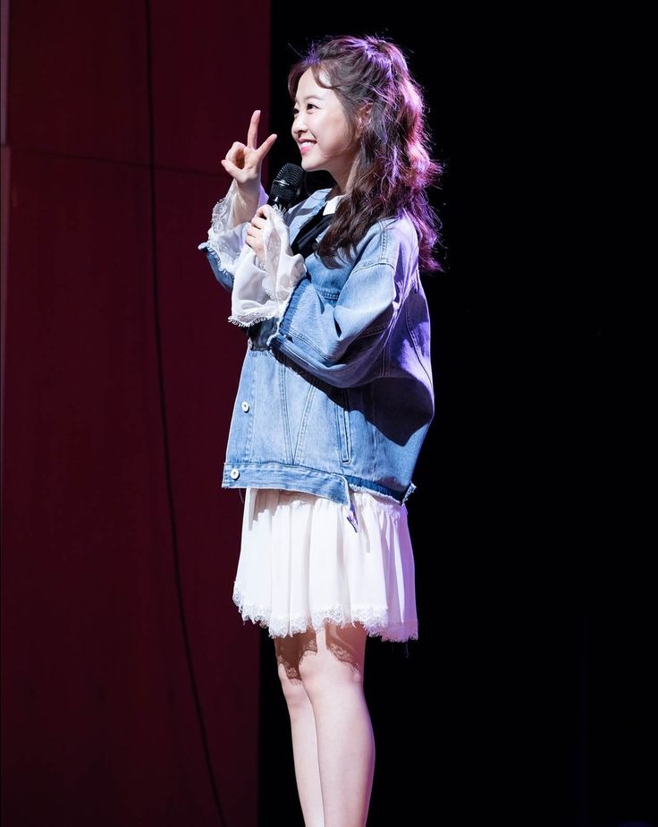 Behind-the-scenes cut of Park Boyoung