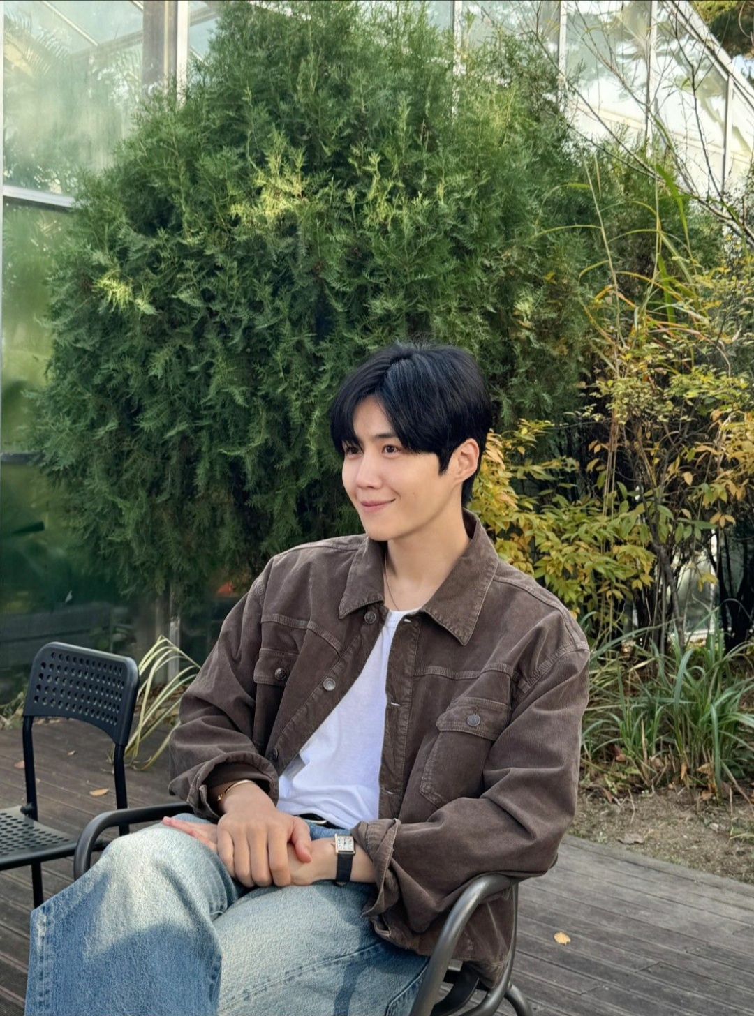 Behind-the-scenes cut of Kim Seonho