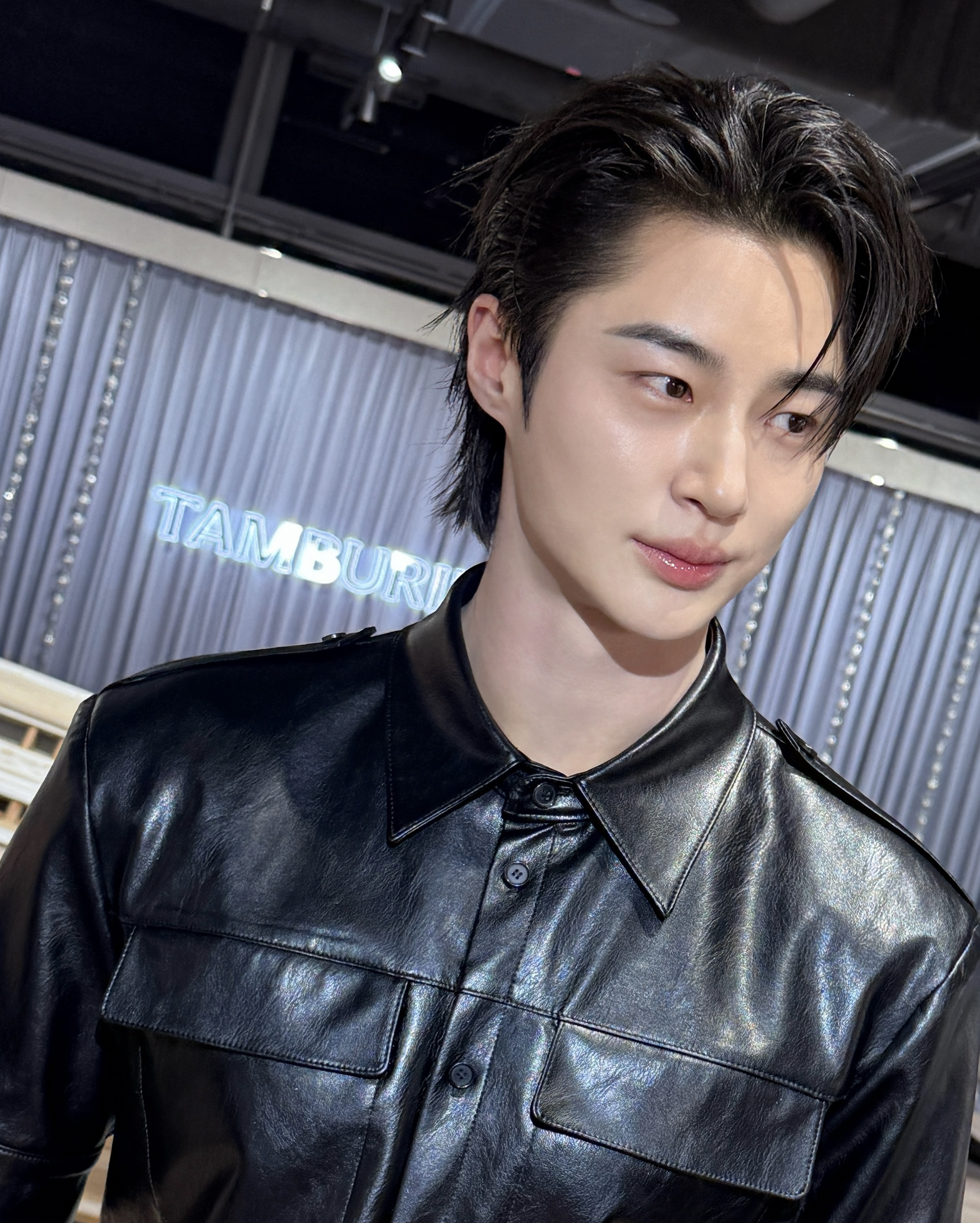 Behind-the-scenes cut of Byeon Wooseok