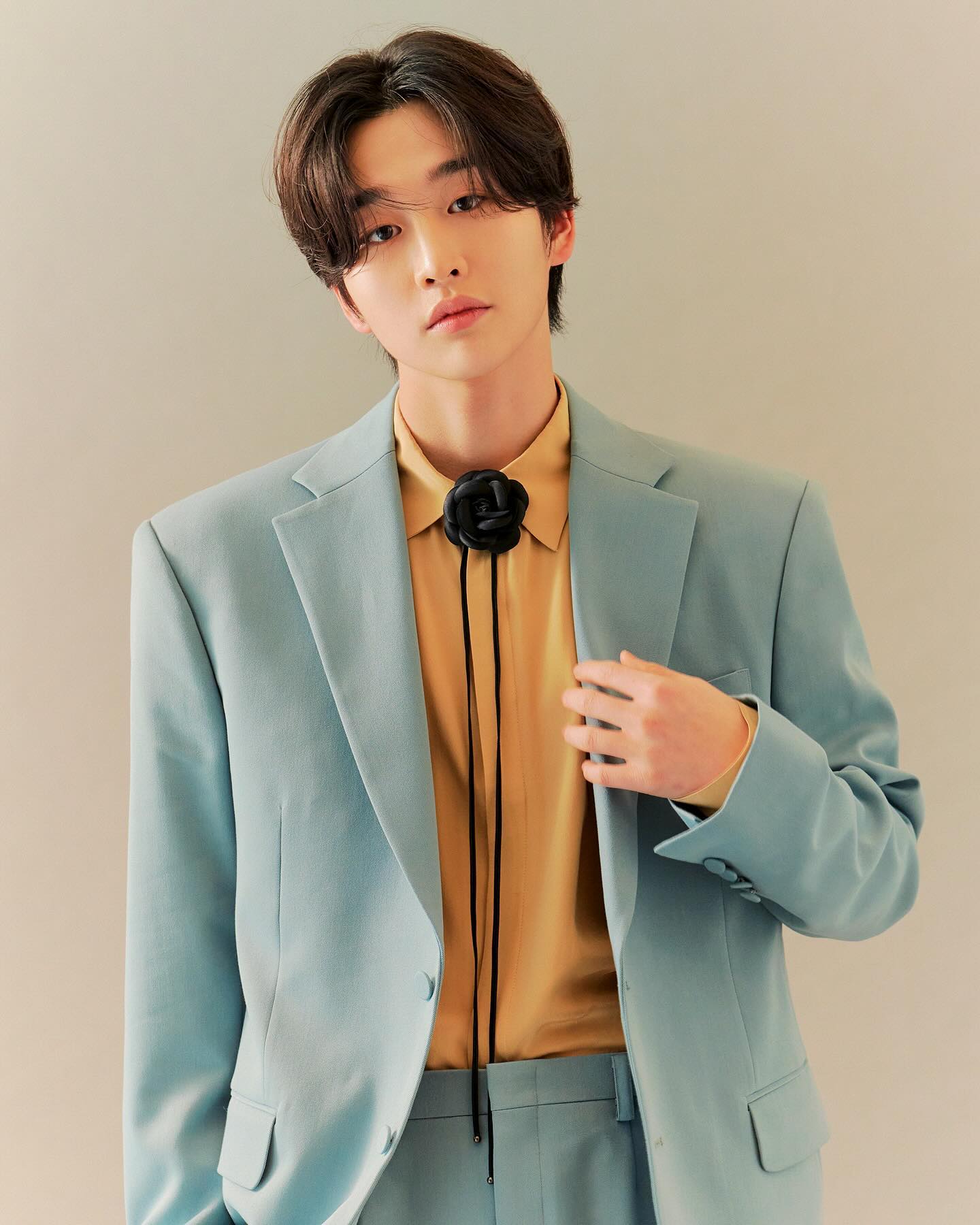 A moment captured by a fan of Kim Yoonwoo