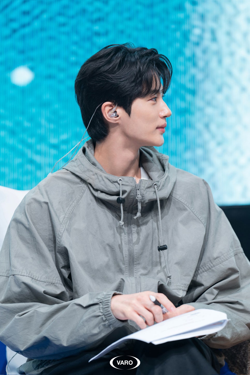 Behind-the-scenes cut of Byeon Wooseok