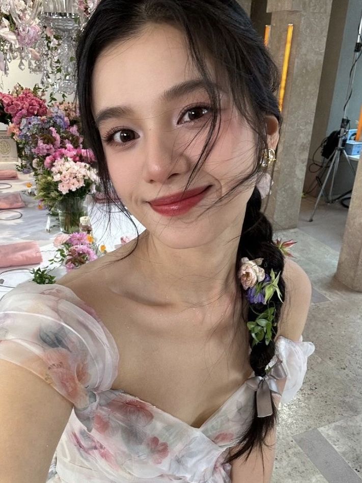 Latest photo of Jingyi Zhang