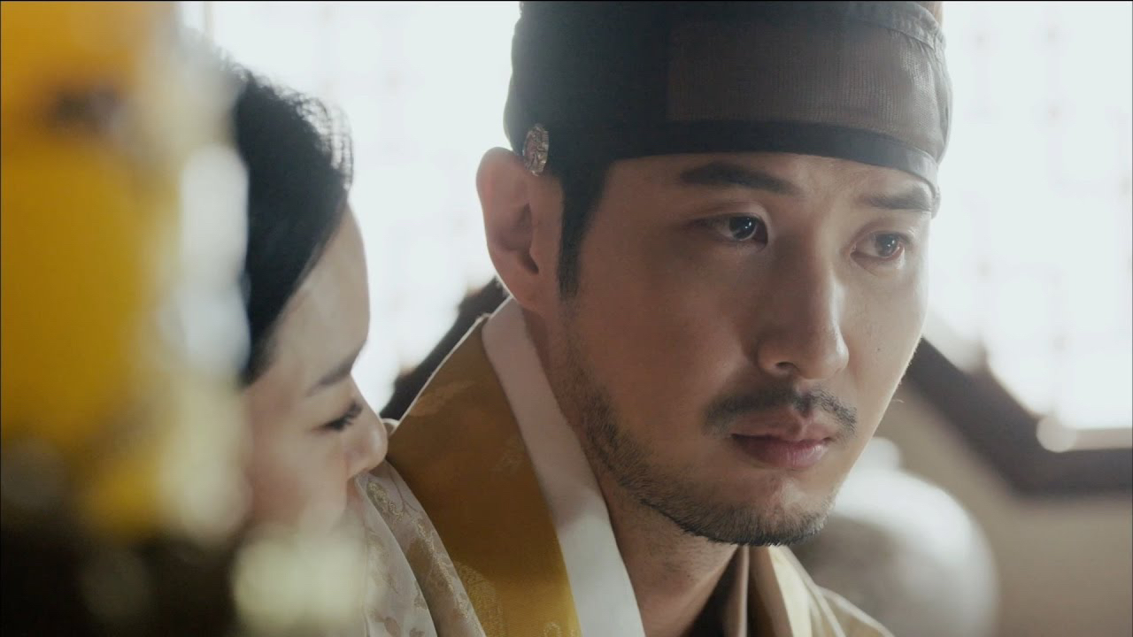 Behind-the-scenes cut of Yoon Kyunsang