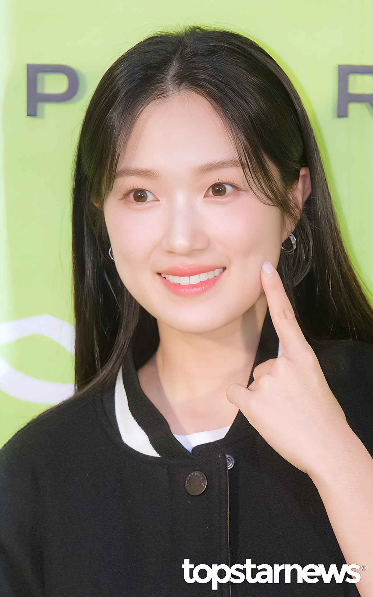 Latest photo of Kim Hyeyoon