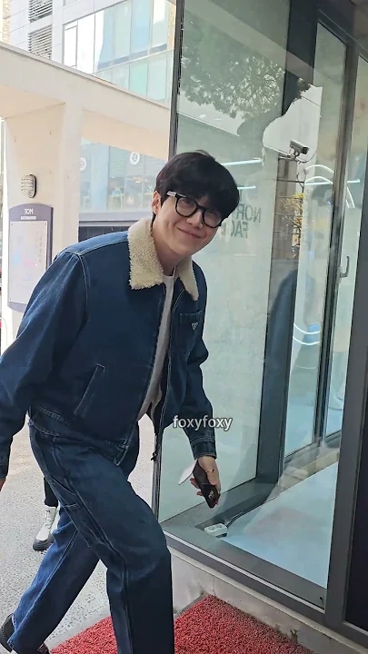 Behind-the-scenes cut of Kim Seonho