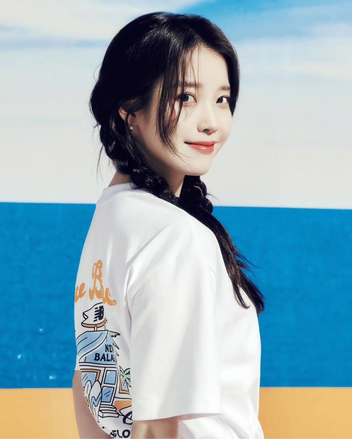 Latest photo of IU