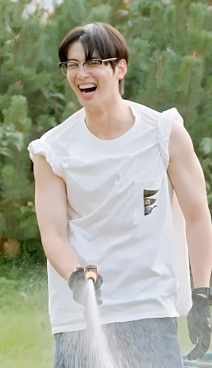 Recent activity shot of Cha Eunwoo