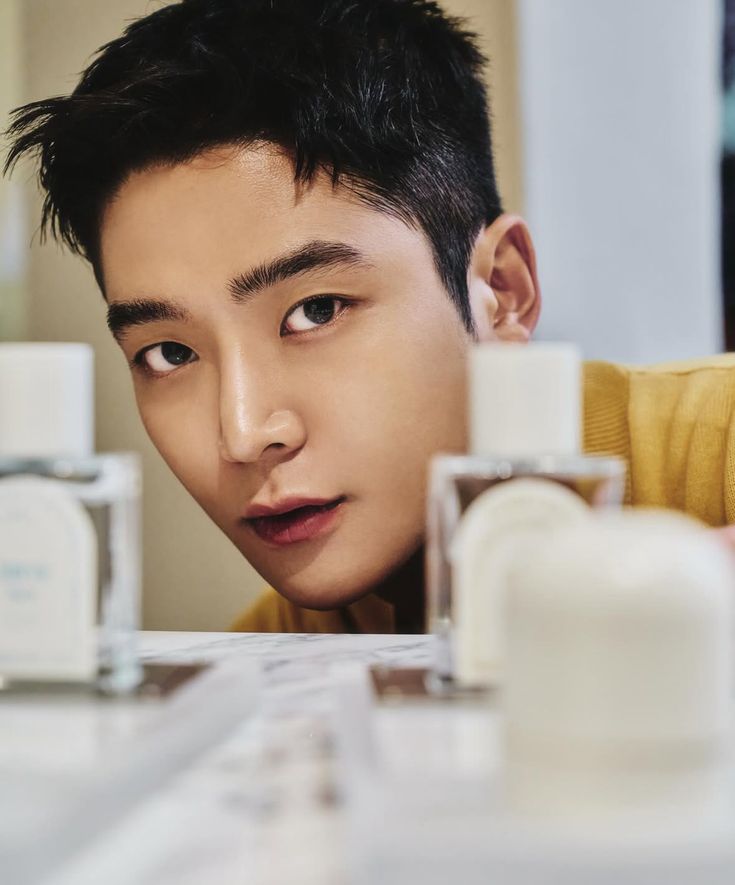 Behind-the-scenes cut of Rowoon