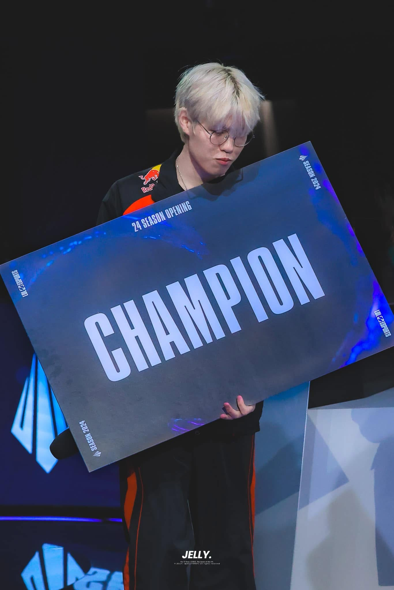 A moment captured by a fan of Oner