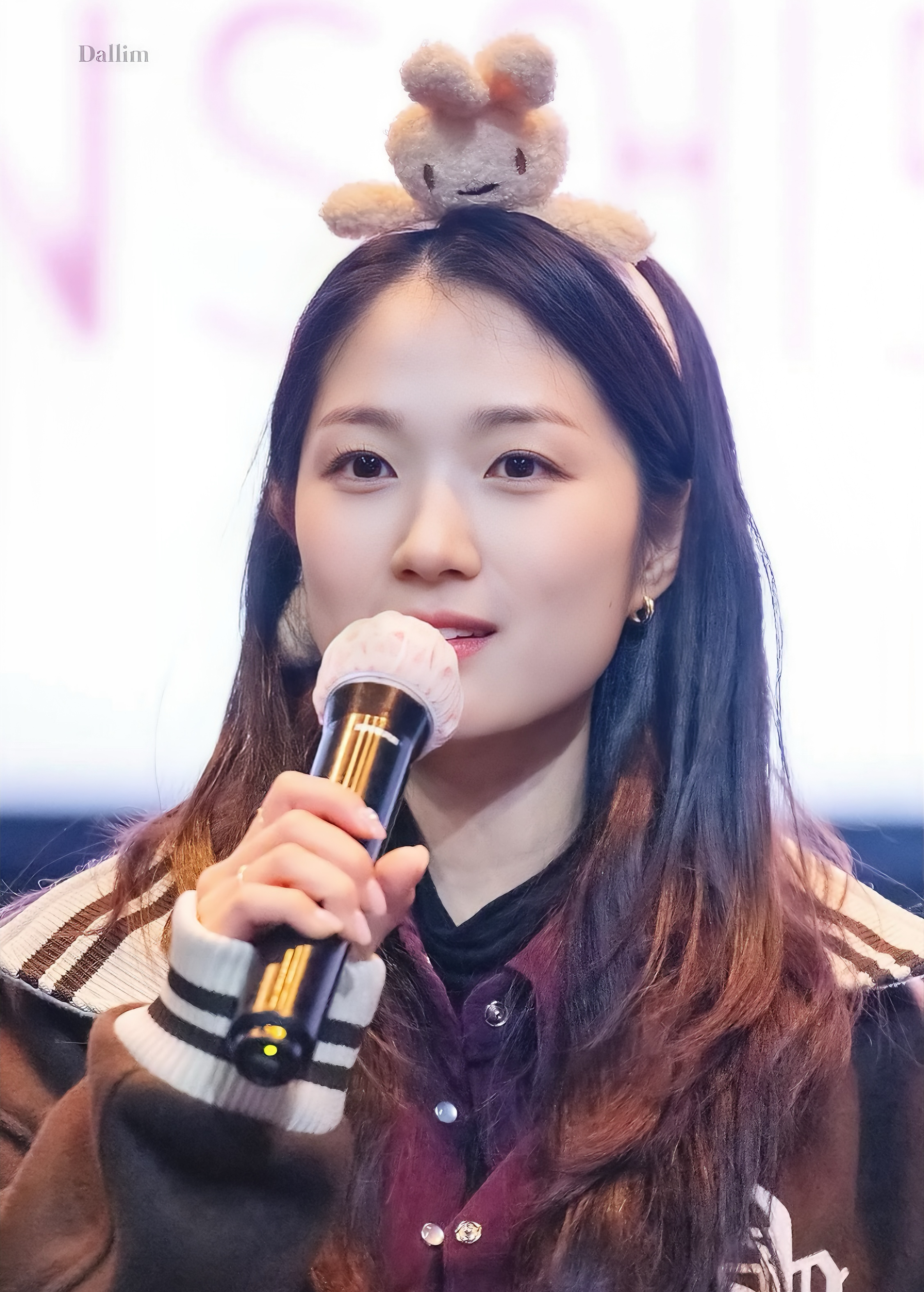 Recent activity shot of Kim Hyeyoon