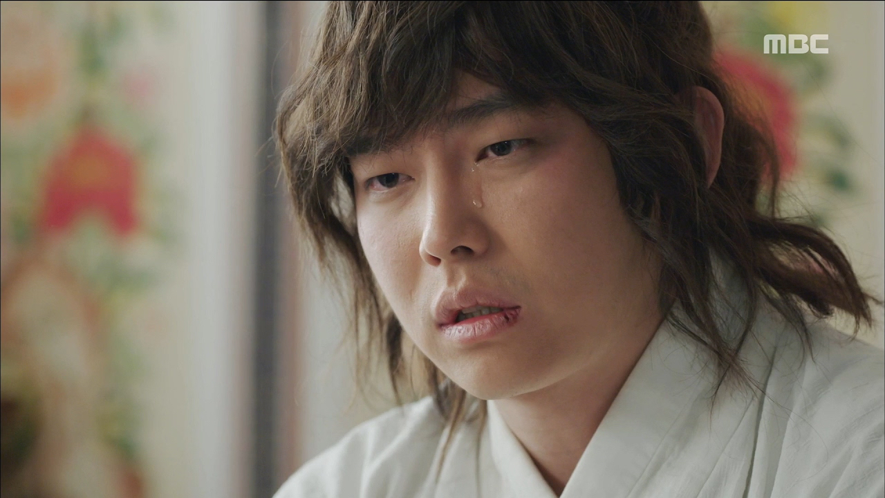 Recent activity shot of Yoon Kyunsang