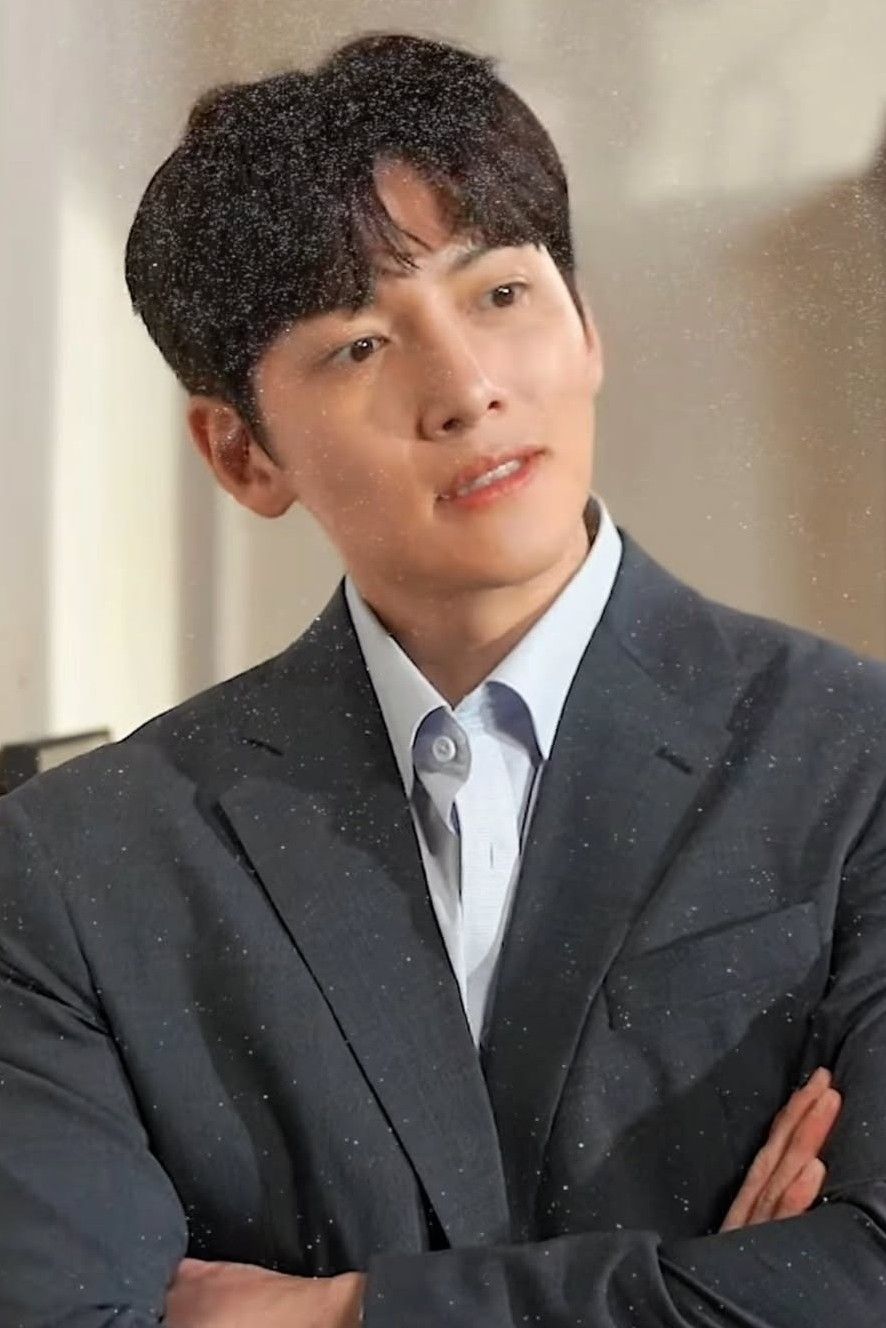 Behind-the-scenes cut of Ji Changwook