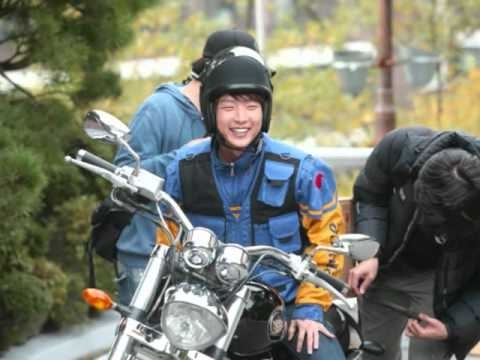 Cuplikan di balik layar dari Lee Joongi