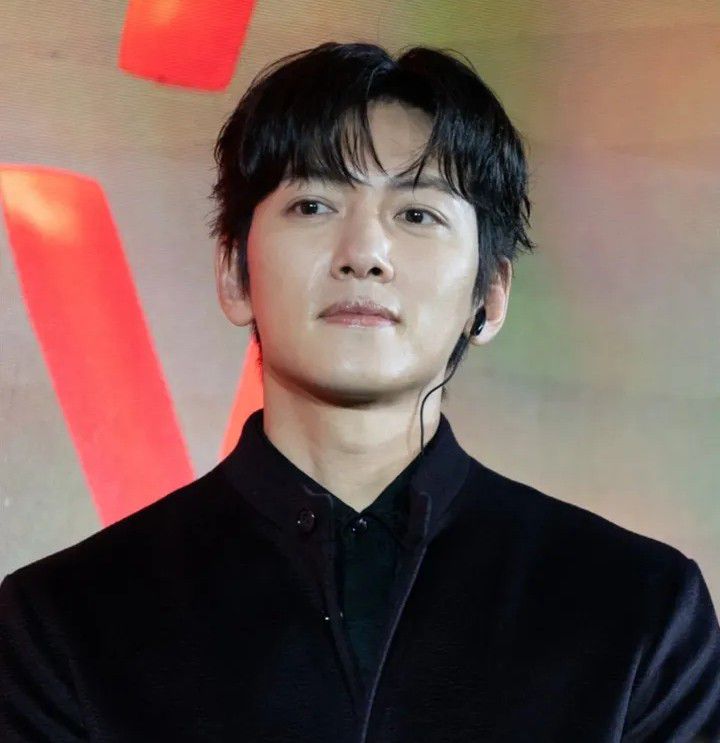 Behind-the-scenes cut of Ji Changwook