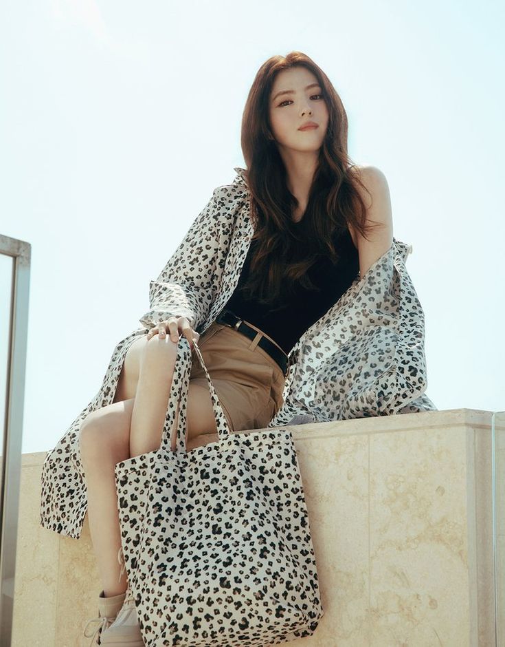 Behind-the-scenes cut of Han Sohee
