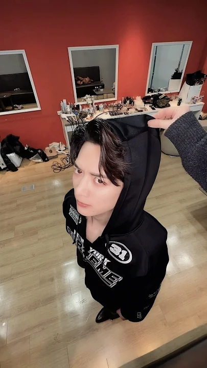 Emotional wallpaper shared by fans for Choi Minho