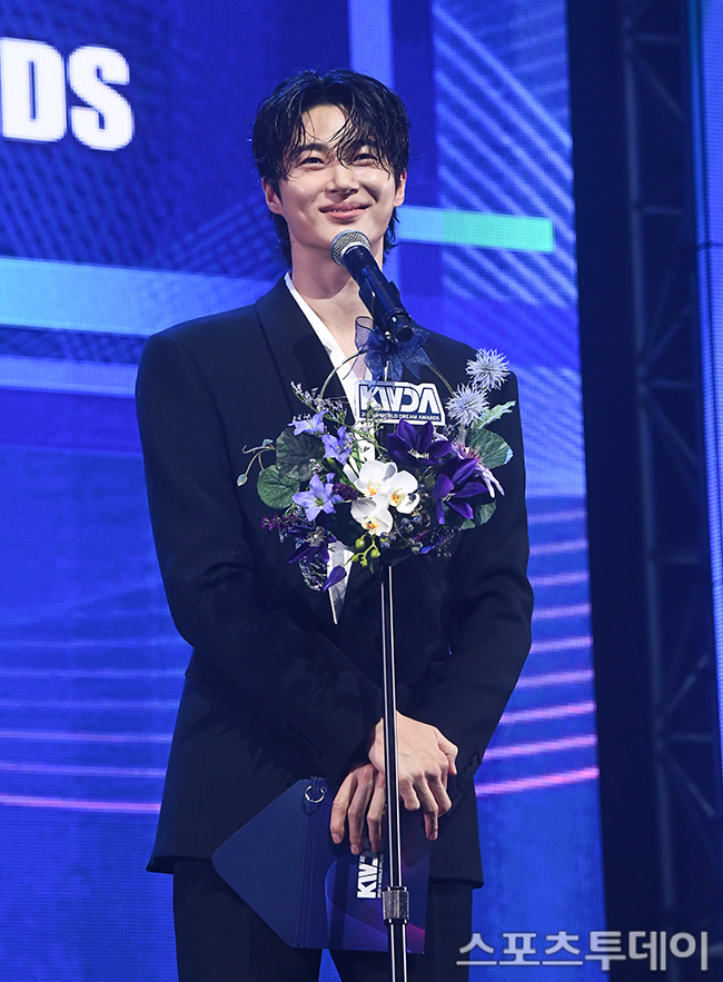 변우석 최근 활동샷