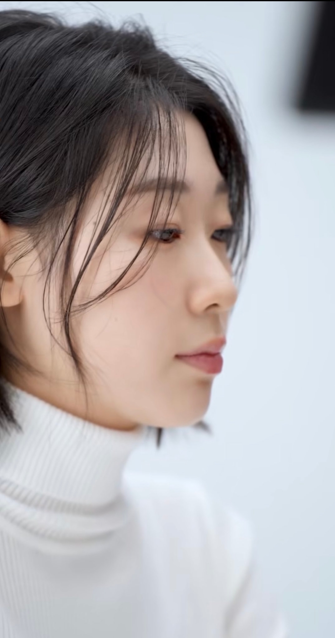 Emotional wallpaper shared by fans for Han Yeji