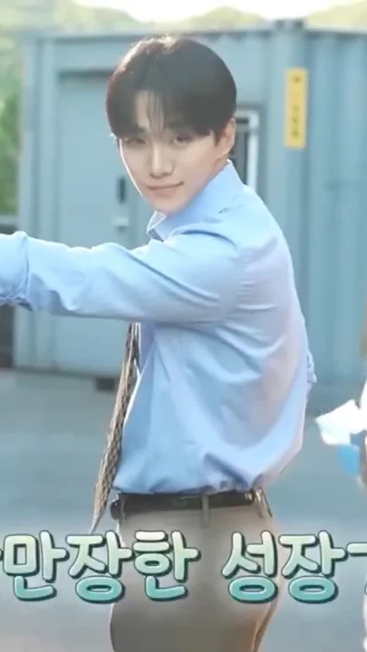 Special wallpaper made by Lee Junho's fans