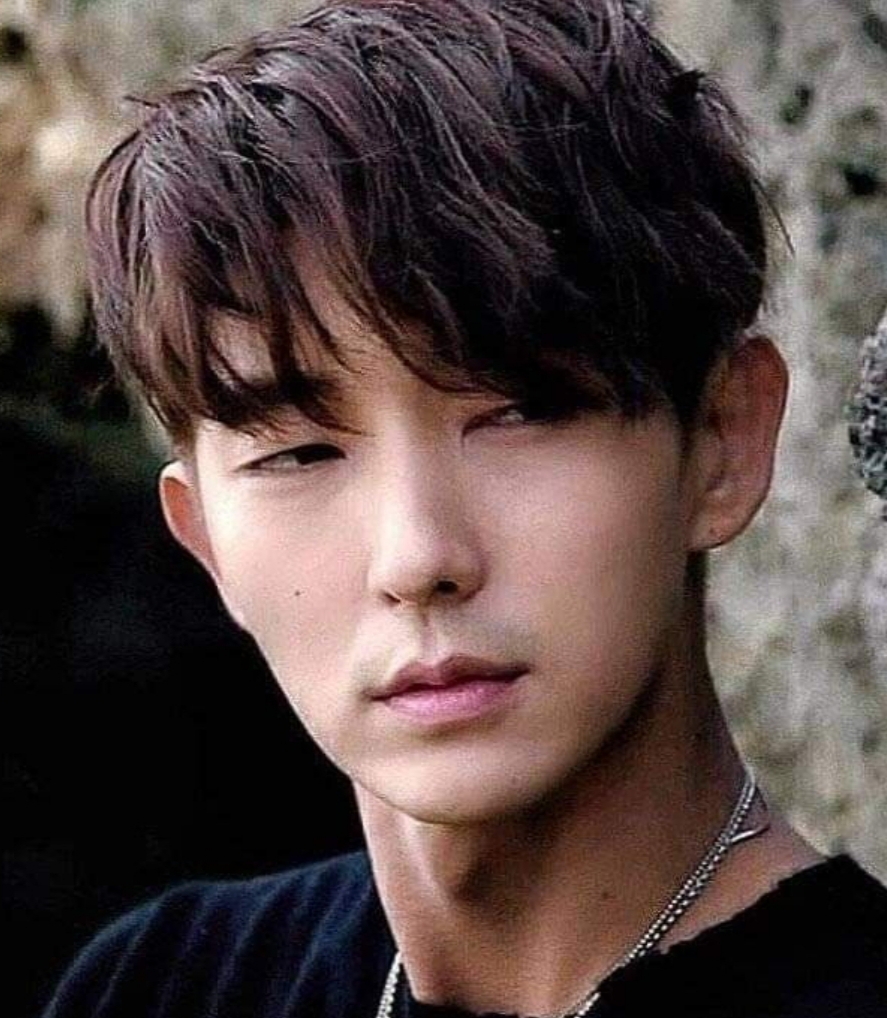 Recent activity shot of Lee Joongi