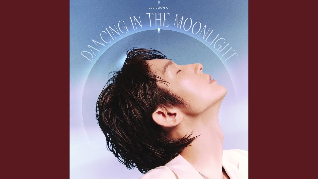 A moment captured by a fan of Lee Joongi