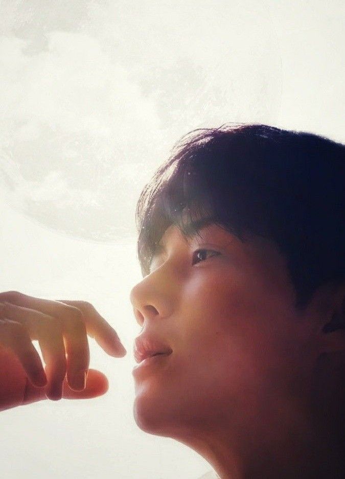A moment captured by a fan of Kim Seonho