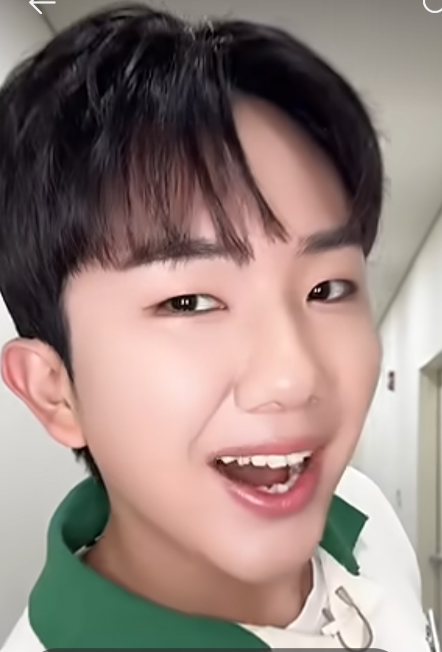 Behind-the-scenes cut of Nam Seungmin