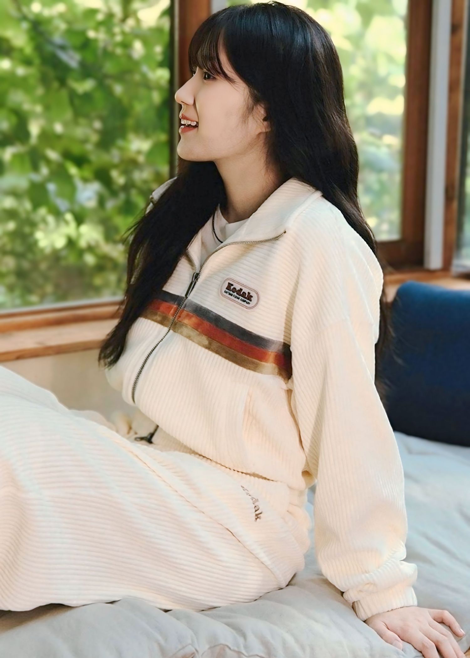 Recent activity shot of Kim Hyeyoon