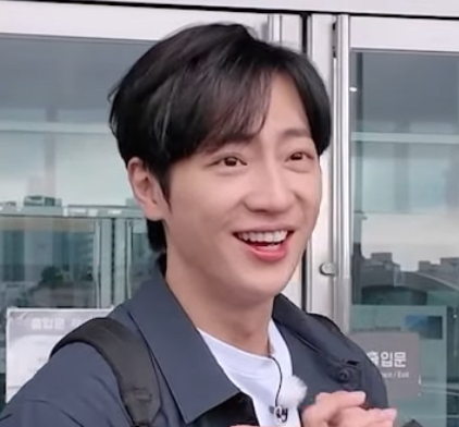 Behind-the-scenes cut of Lee Sangyeob