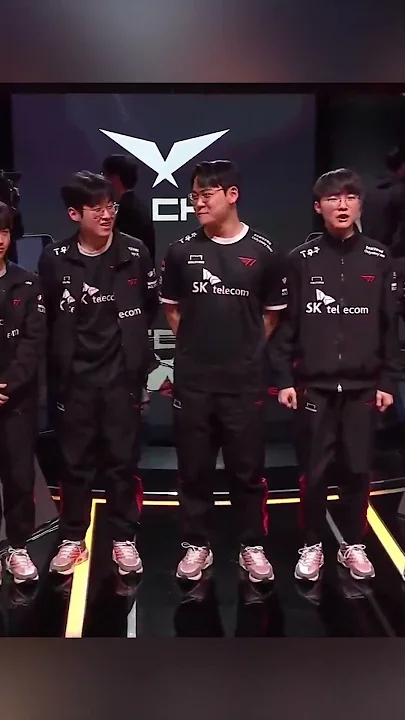 Special wallpaper made by Gumayusi's fans