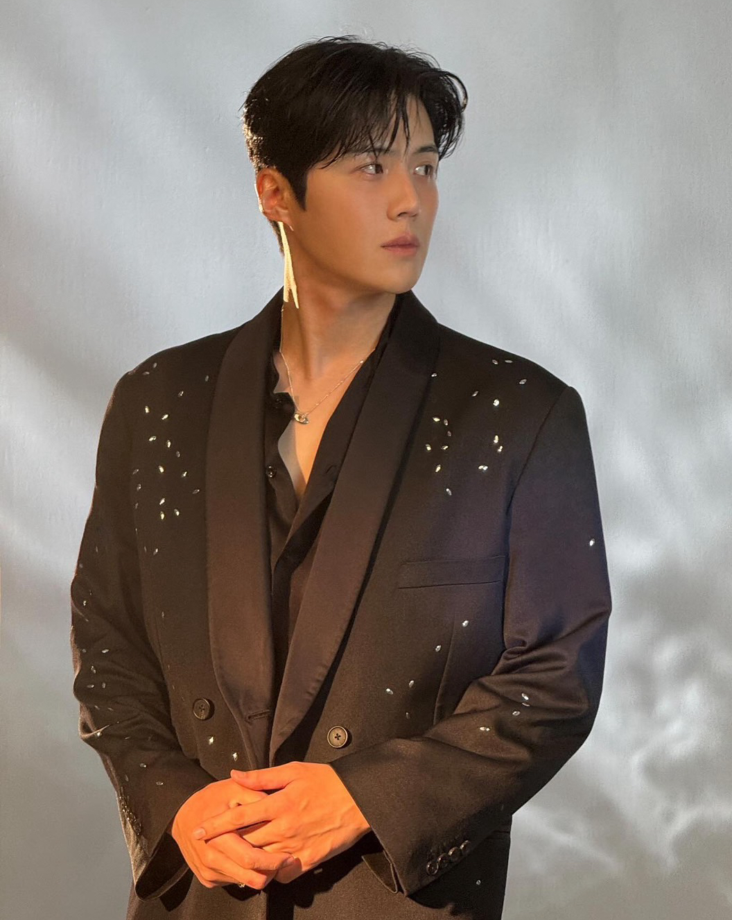 Behind-the-scenes cut of Kim Seonho